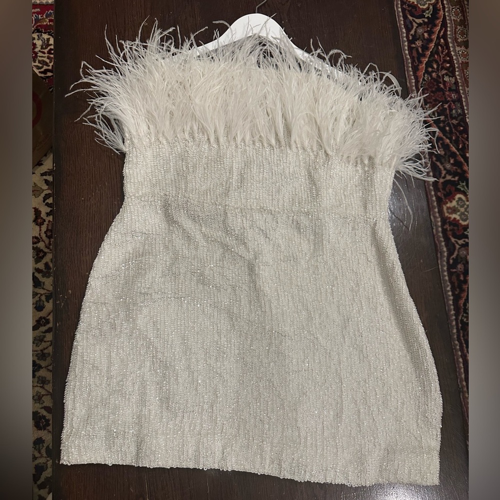 Retrofete NWT XXLarge White Sequin Feather Strapless Torin Dress - Picture 14 of 14